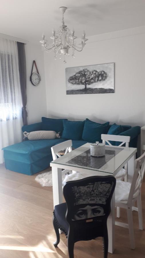 M Apartment *